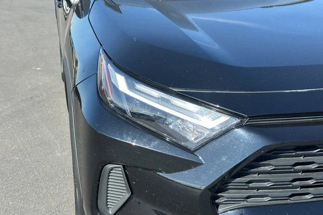 Used 2025 Black Toyota XLE image 3