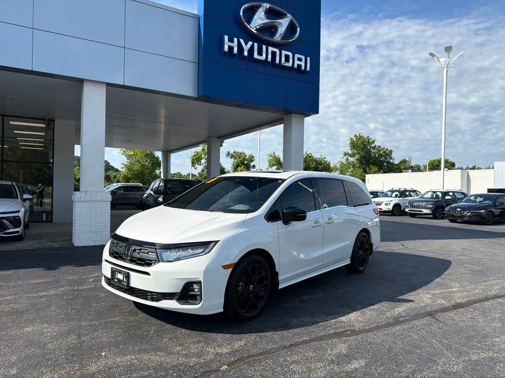 Used 2025 Platinum White Pearl Honda Sport-L image 1