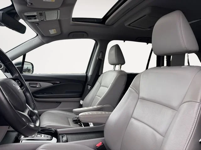 Used 2019 Gray Honda Touring image 11