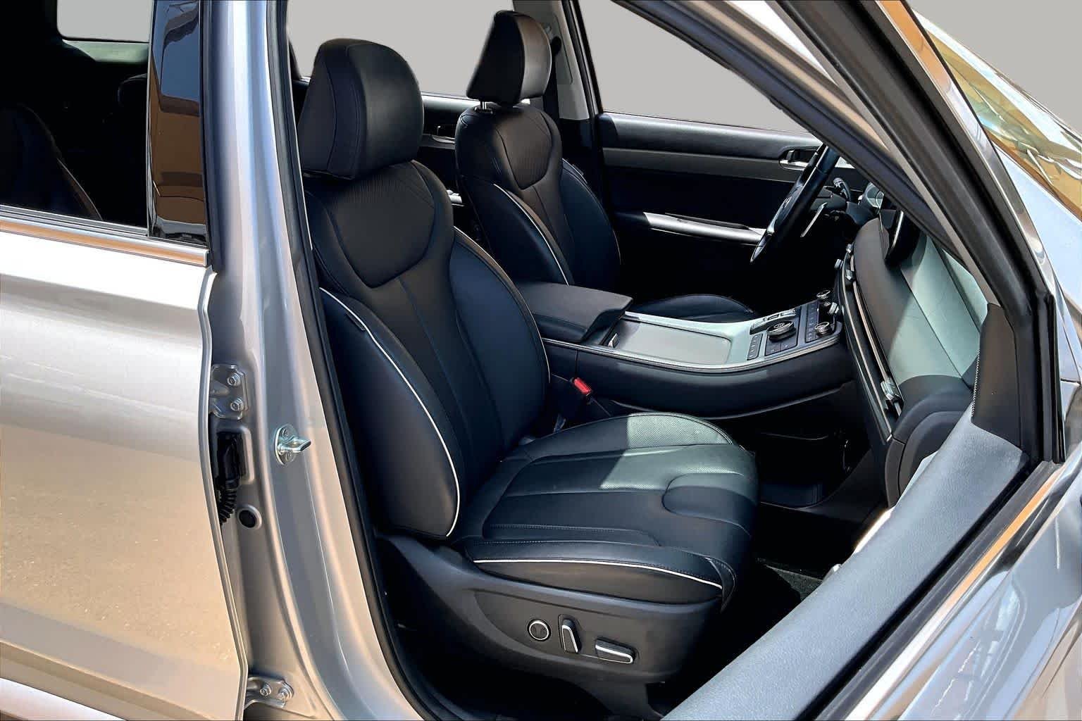 Used 2025 Typhoon Silver Hyundai SEL Premium 7P image 9