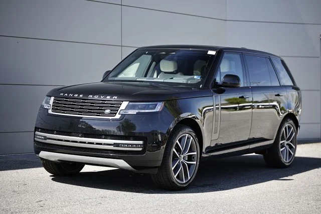 2026 Land Rover Range Rover 3.0 SE LWB 7's photo