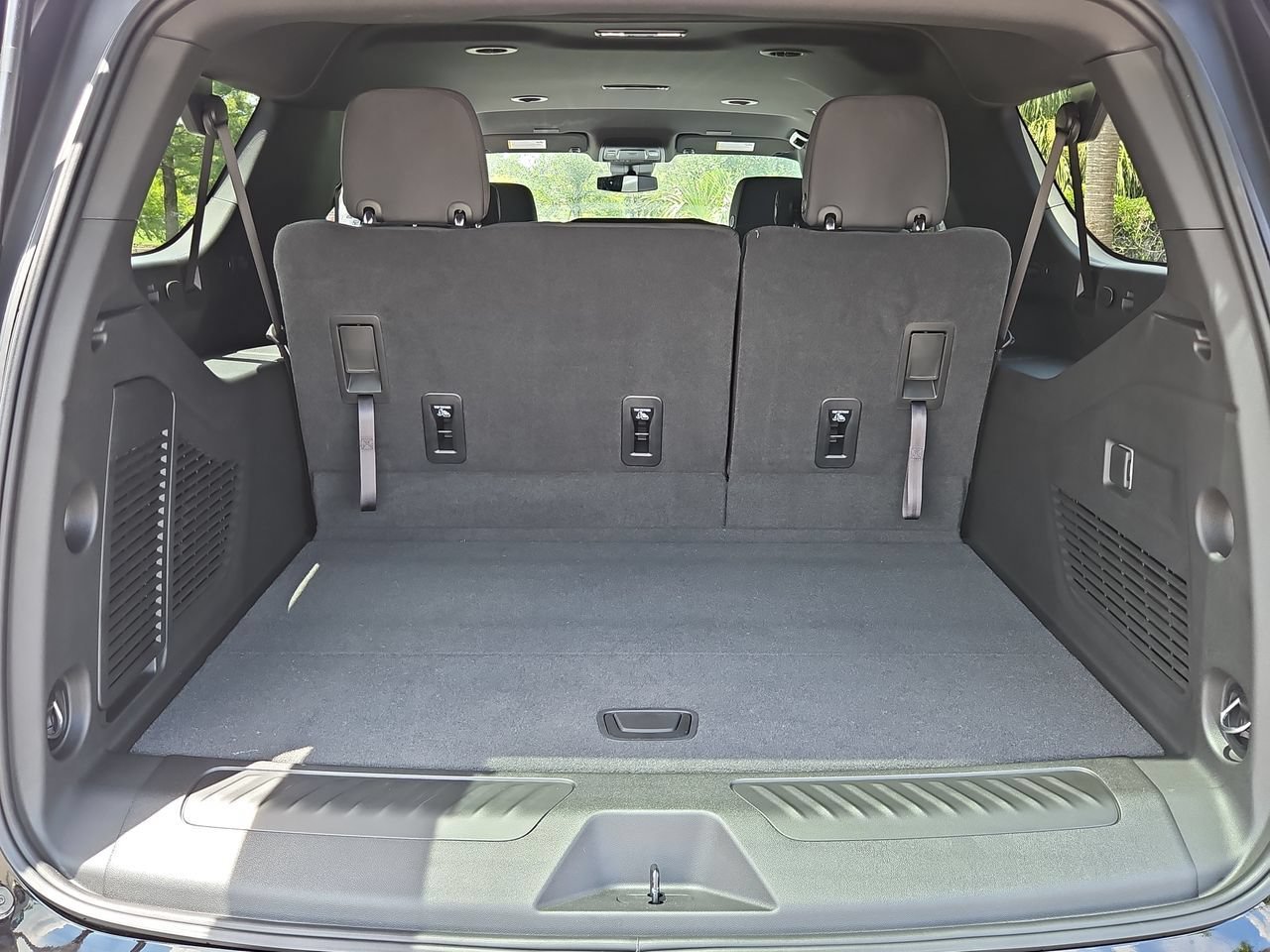 2026 Chevrolet Suburban LS - Photo 25