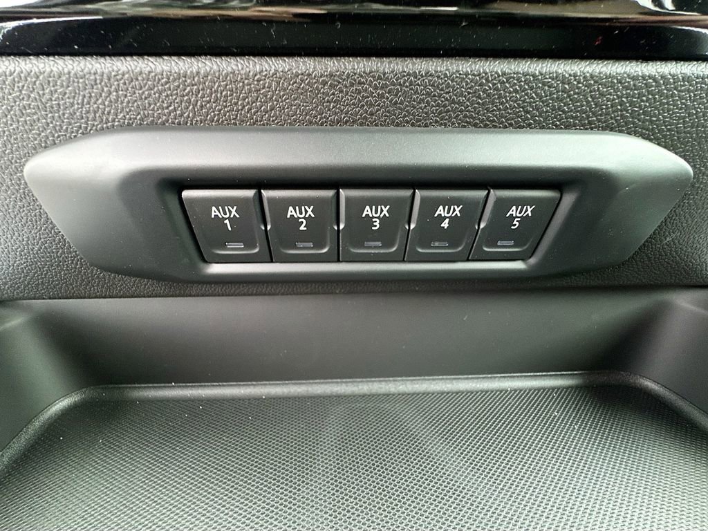 2026 Chevrolet Silverado 3500 HD High Country - Photo 39