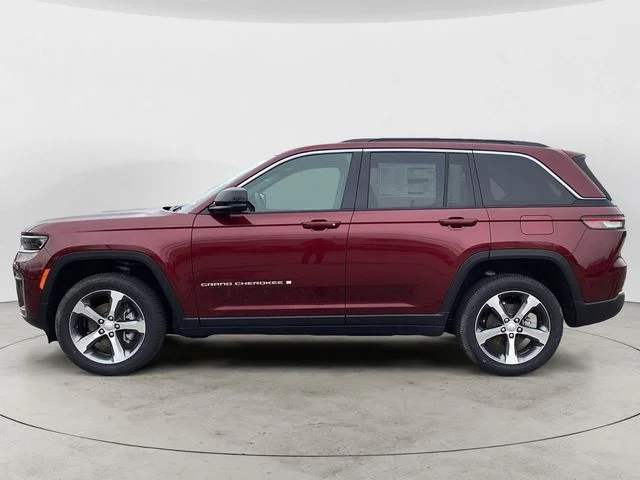 New 2026 Velvet Red Pearlcoat Jeep LIMITED 4X4 image 2