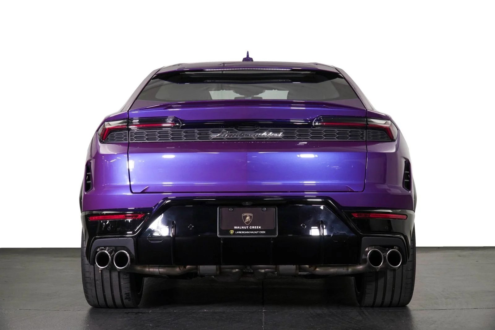 Used 2025  Lamborghini  image 18