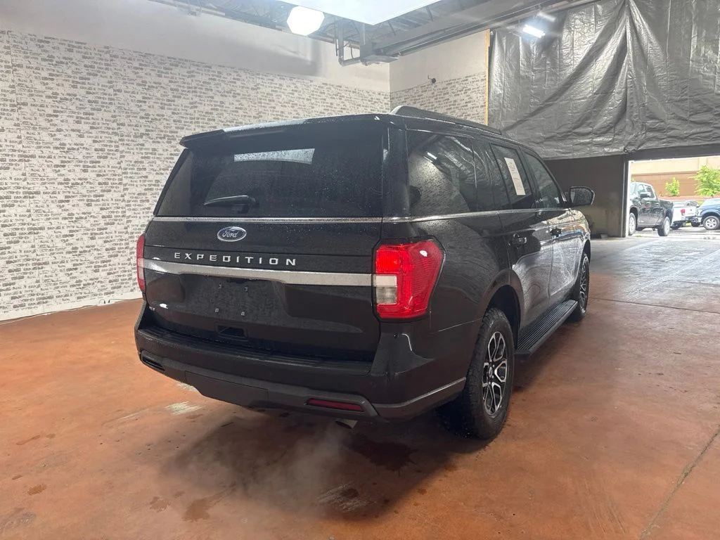 Used 2022 Agate Black Metallic Ford XLT image 7