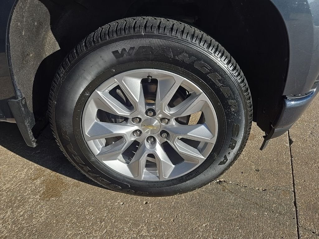 Used 2021 Gray Chevrolet Custom image 31