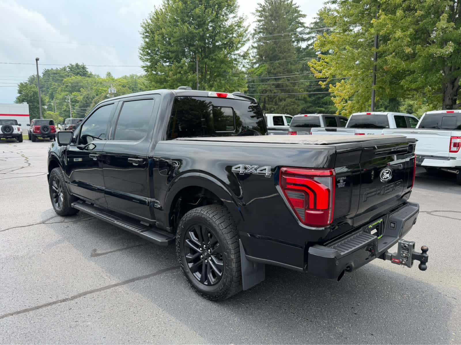 Used 2025 Agate Black Metallic Ford LARIAT image 3