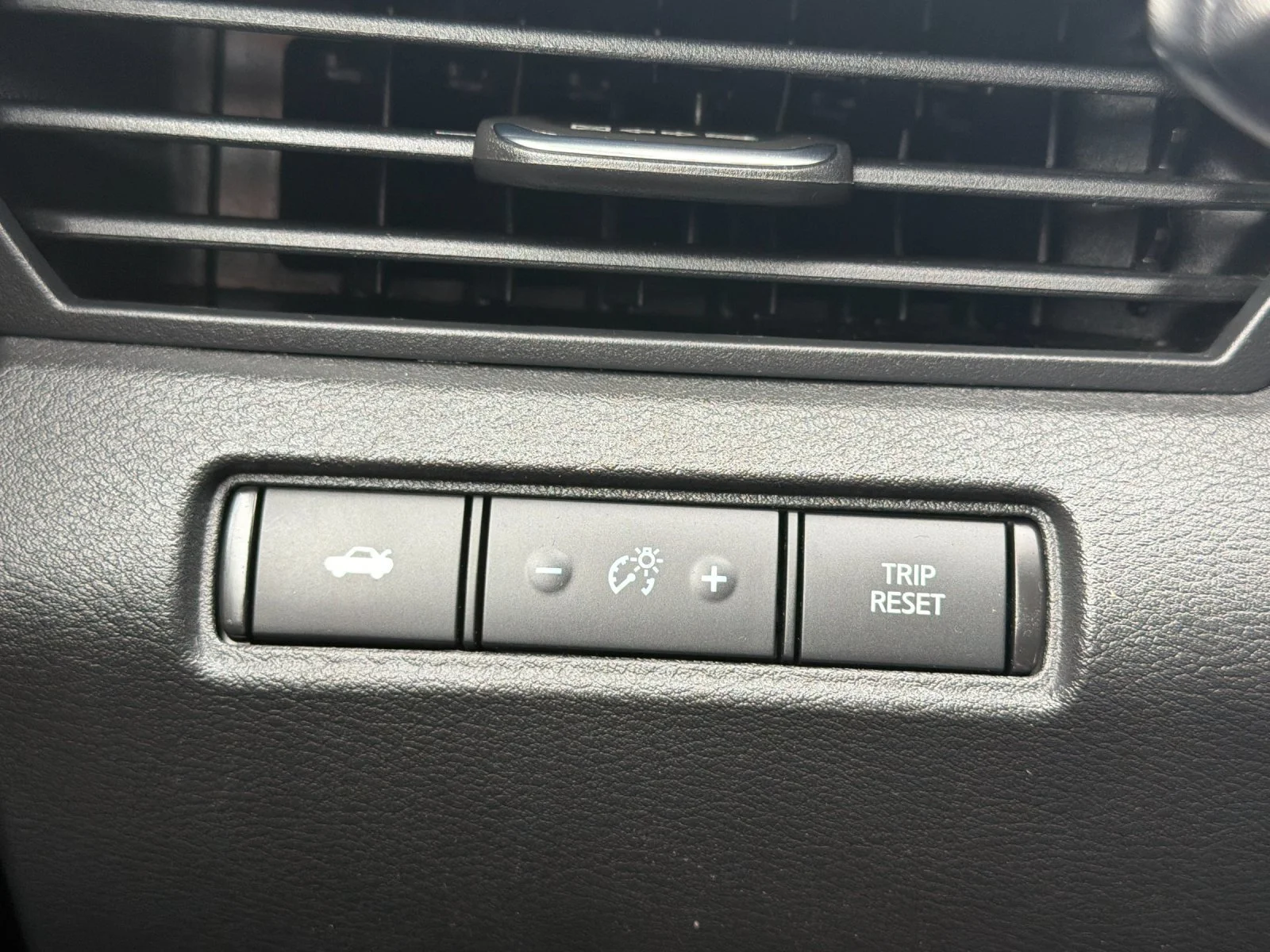 2024 Nissan Altima SV - Photo 31
