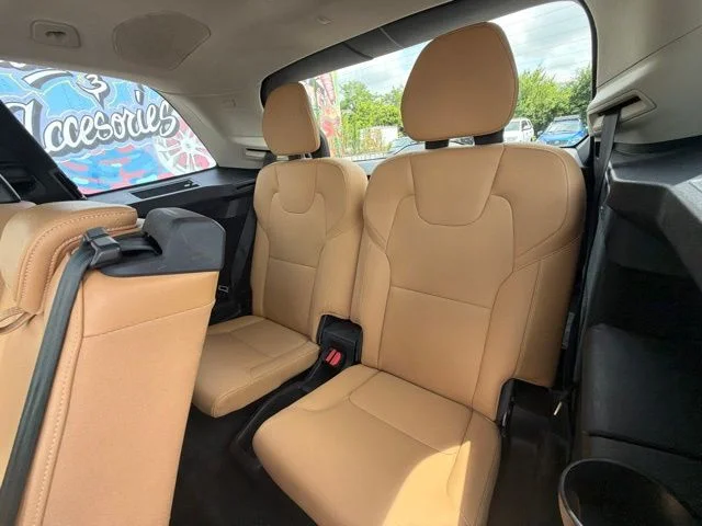 Used 2016 White Volvo T6 Momentum image 24