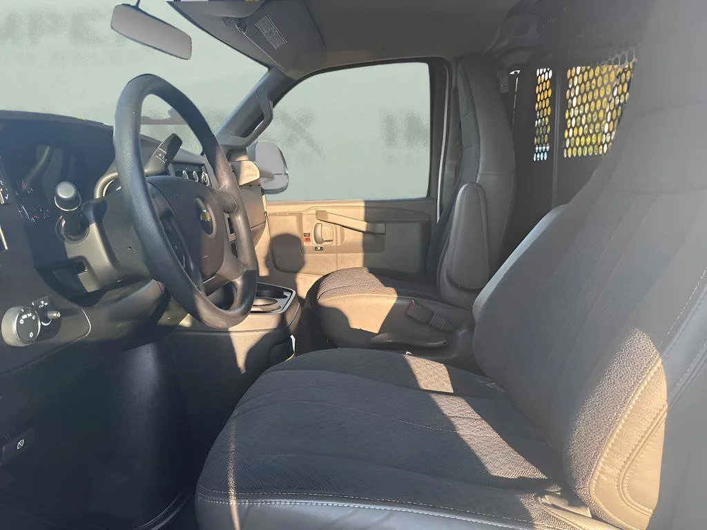 Used 2023 Summit White Chevrolet WT image 13