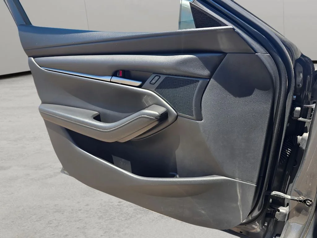Used 2021 Machine Gray Metallic Mazda Select image 19
