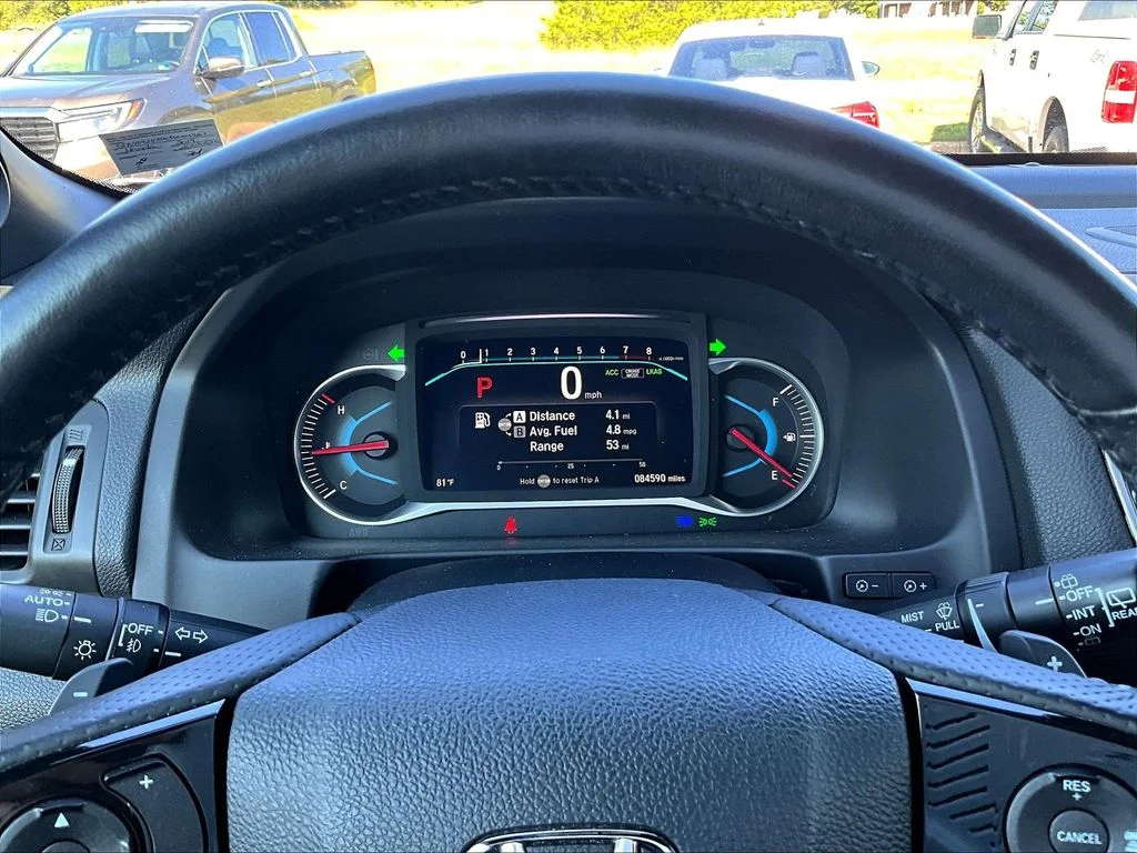 Certified Used 2019 Lunar Silver Metallic Honda Elite image 15