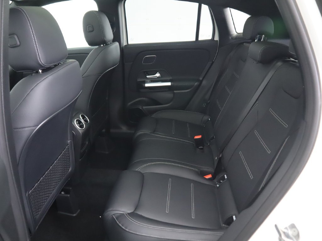 Used 2026 Polar White Mercedes-Benz GLA 250 image 21
