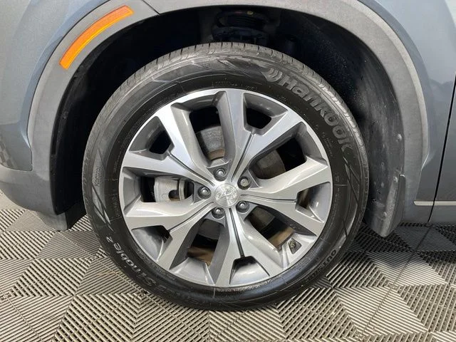 Used 2022 Gray Hyundai SEL image 11