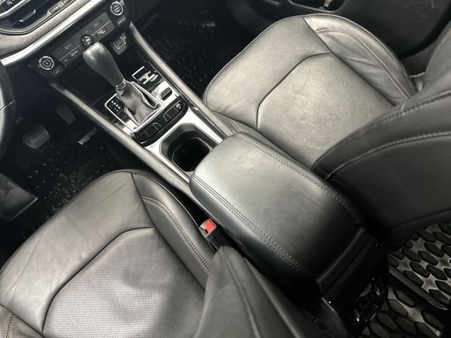 Used 2022 Black Jeep Latitude Lux image 25