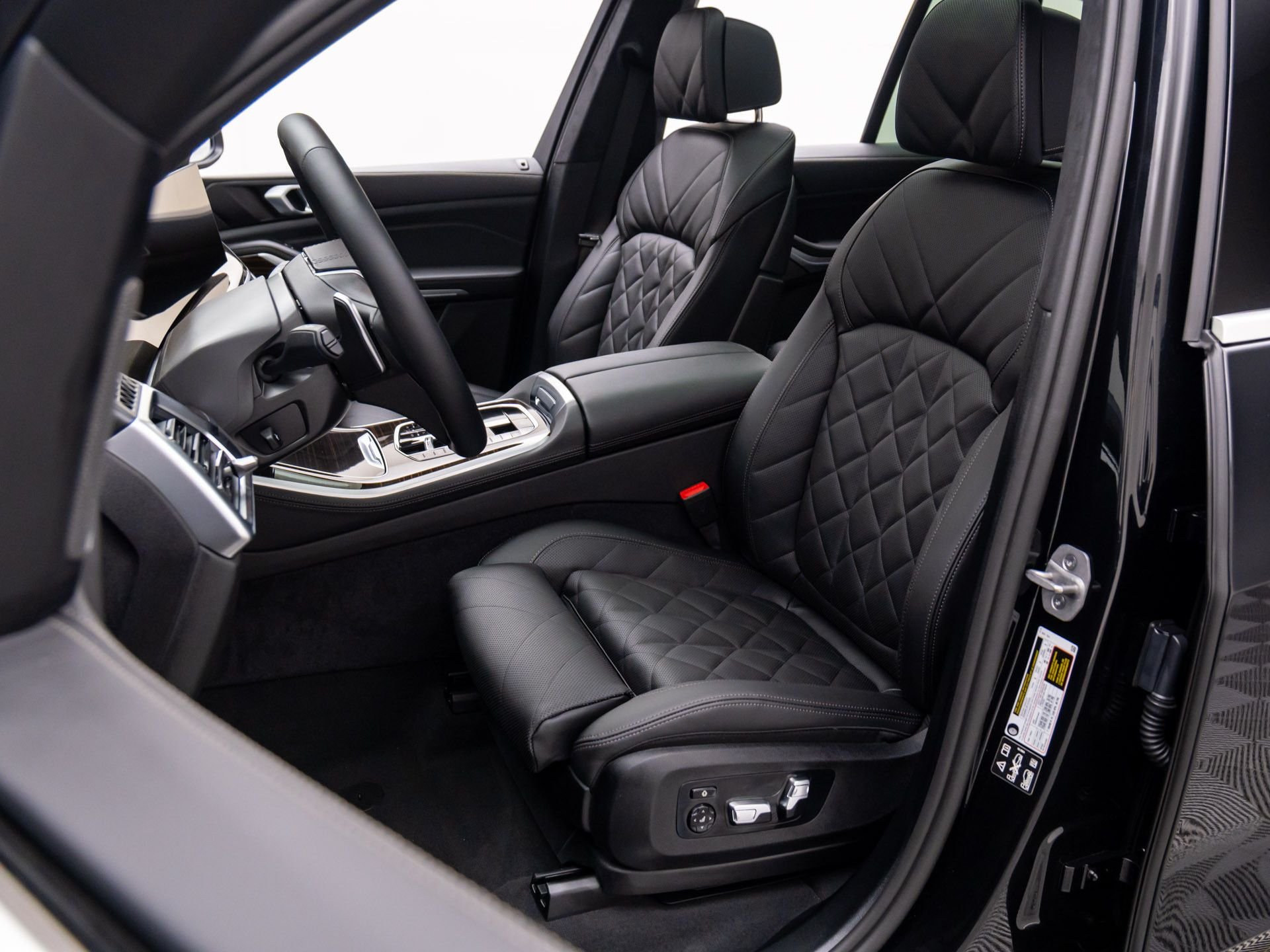 New 2026 Black Sapphire Metallic BMW xDrive40i image 15