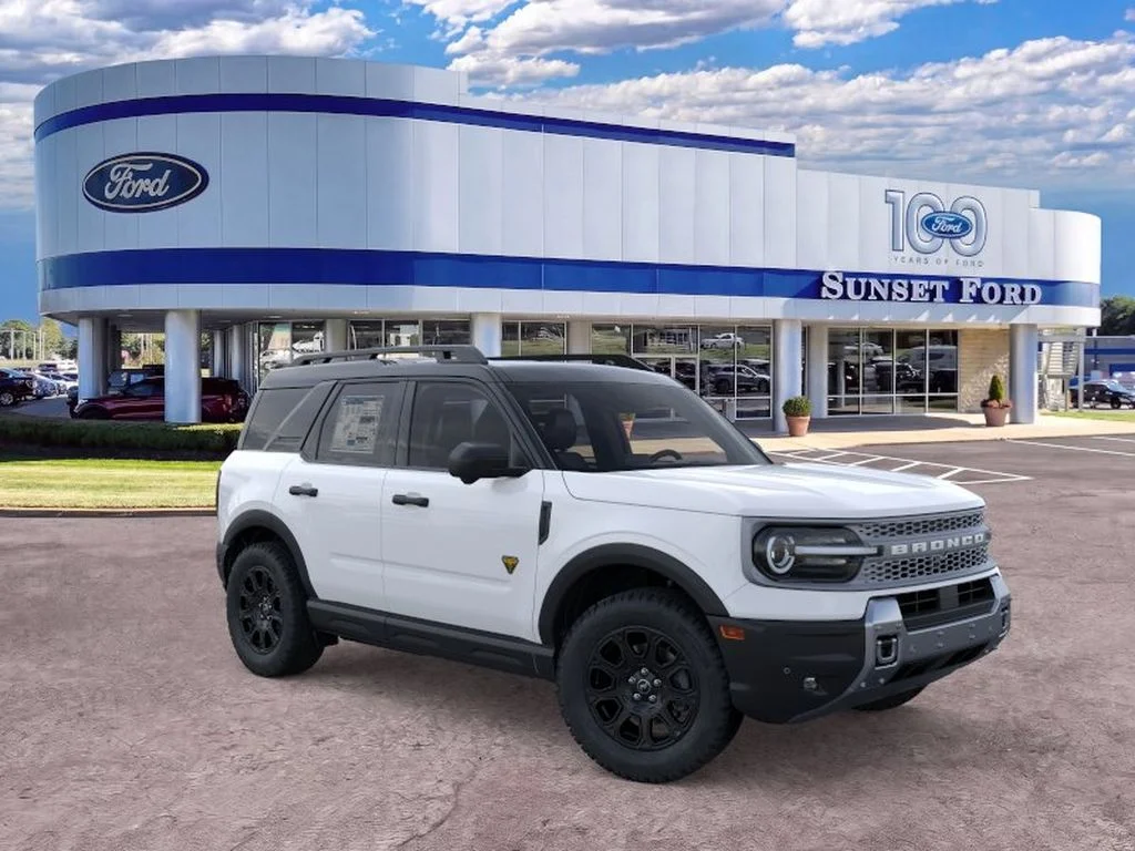 New 2026 Oxford White Ford Badlands image 7