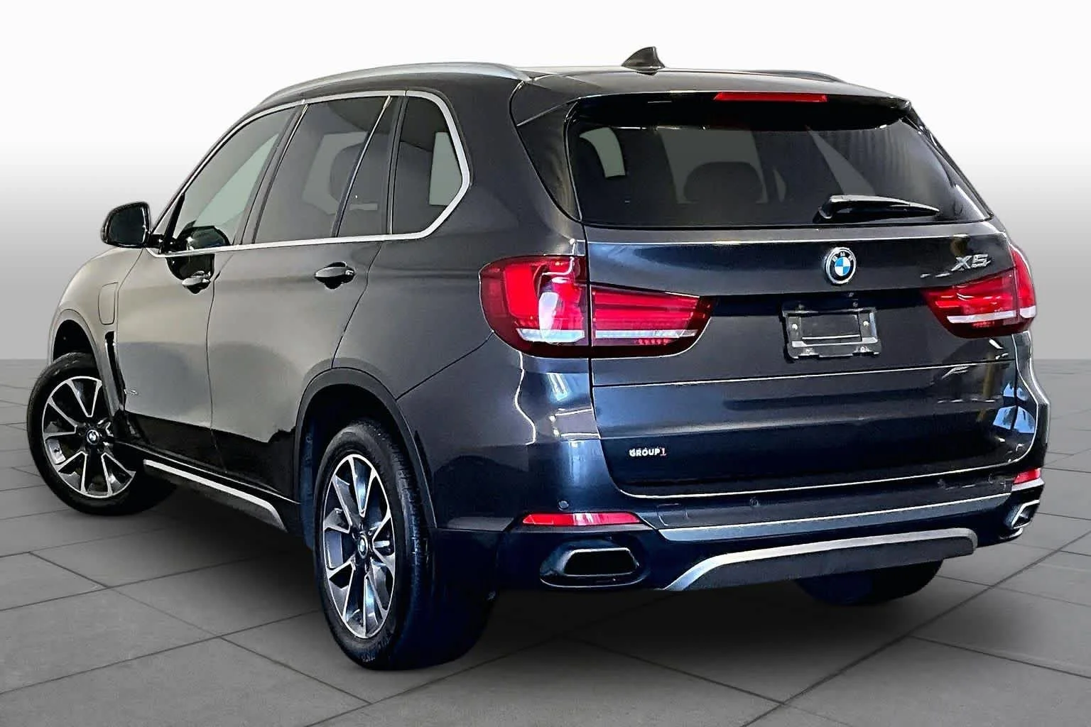Used 2017 Dark Graphite Metallic BMW xDrive40e iPerformance image 12