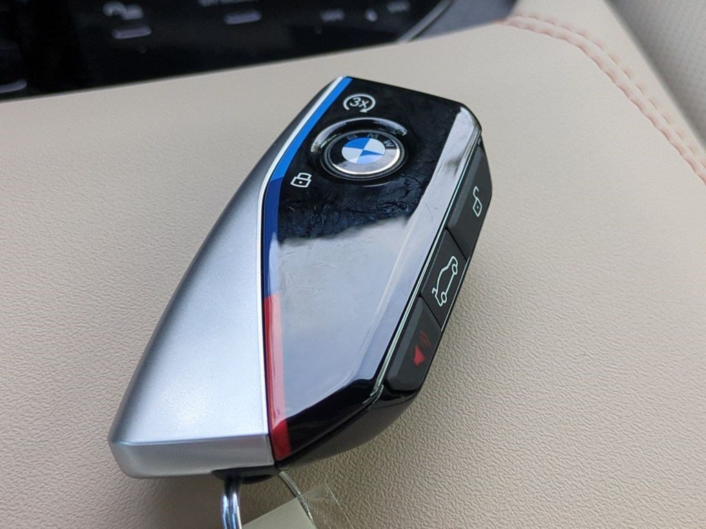 New 2026 Arctic Race Blue metallic BMW 30 xDrive image 30