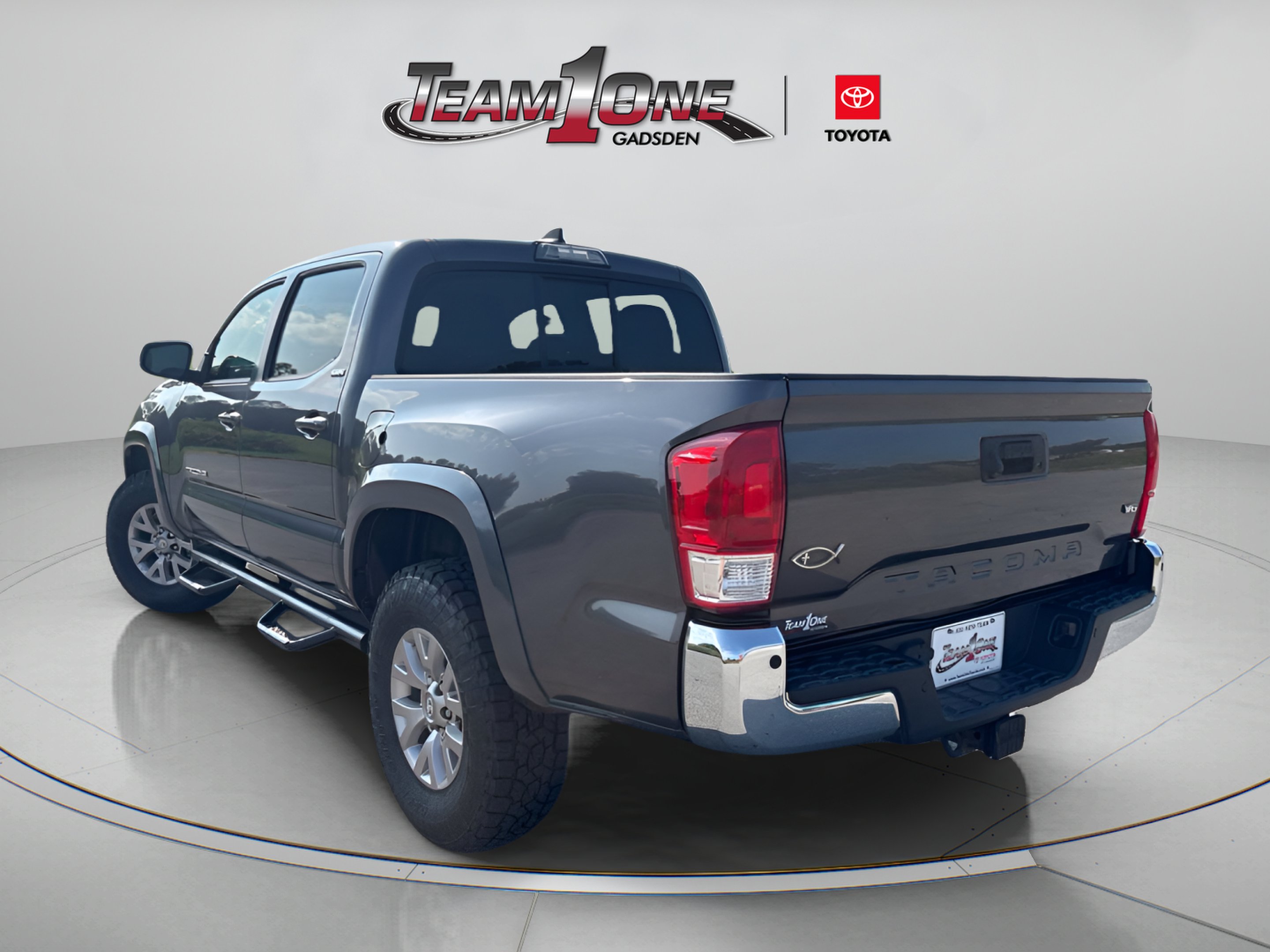 Used 2017 Magnetic Gray Metallic Toyota SR5 image 5