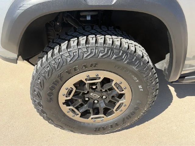 Used 2023 Gray Chevrolet ZR2 image 11