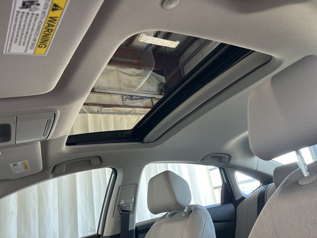 Used 2023 White Honda EX image 3