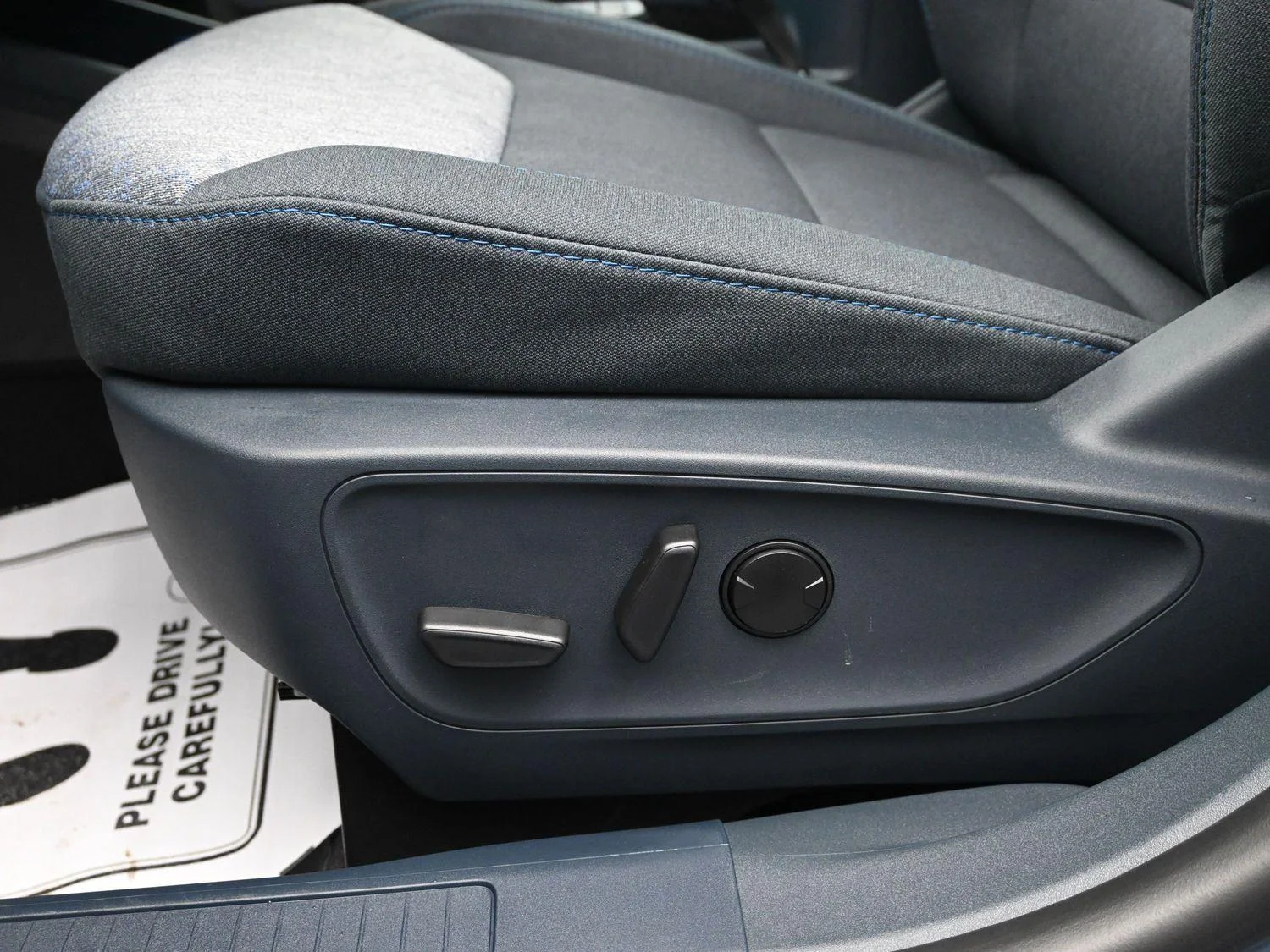 New 2026 Azure Gray Metallic Tri-Coat Ford XLT image 20