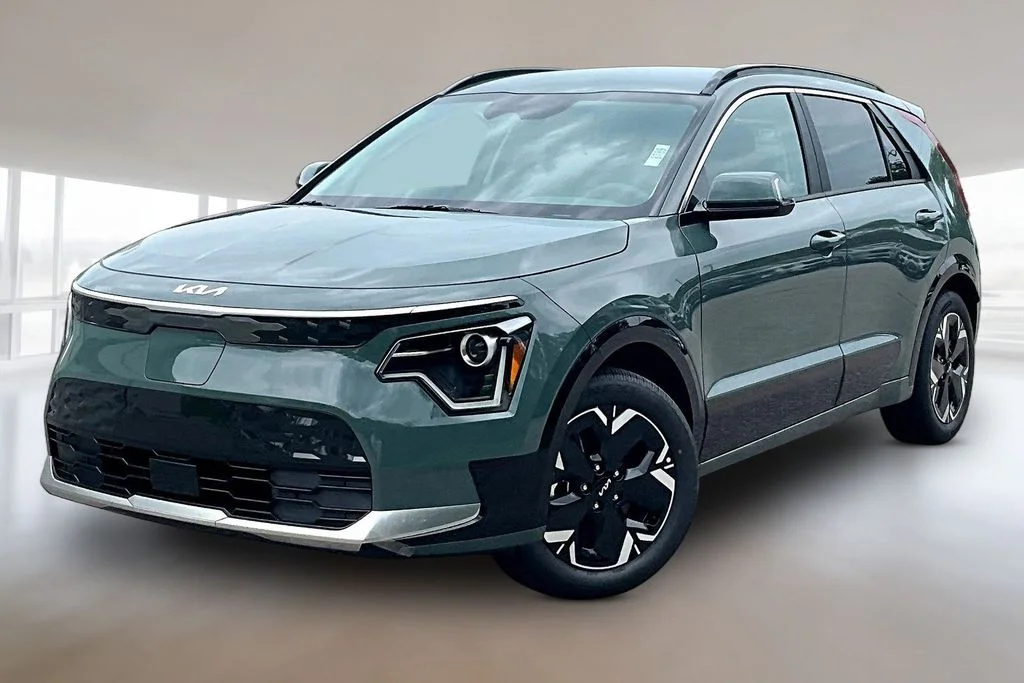 New 2026 Cityscape Green Kia WIND image 1
