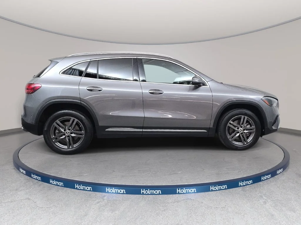Used 2025  Mercedes-Benz GLA 250 image 5