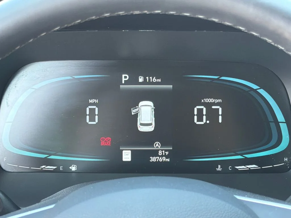 Used 2024 Silver Hyundai SEL image 27