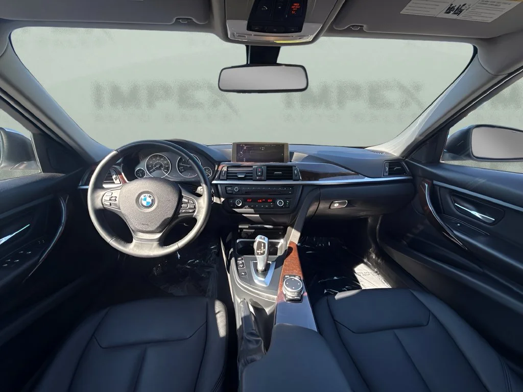 Used 2015 Silver BMW 320i image 13