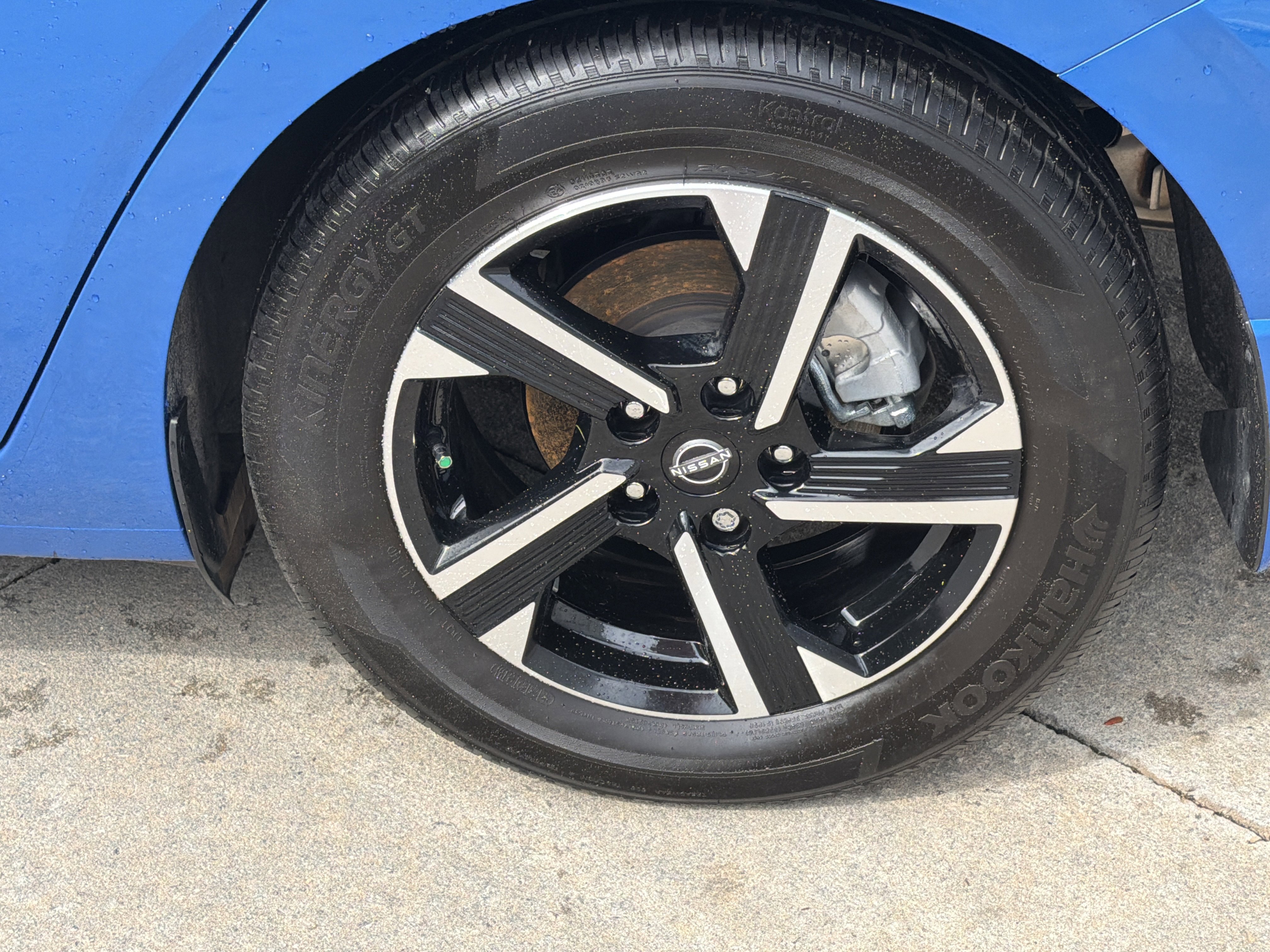 Used 2025 Electric Blue Metallic Nissan SV image 20