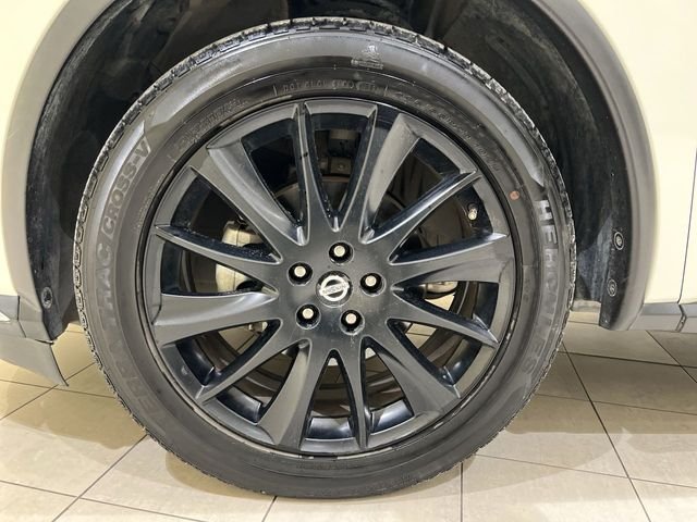 Used 2020 White Nissan Platinum image 29