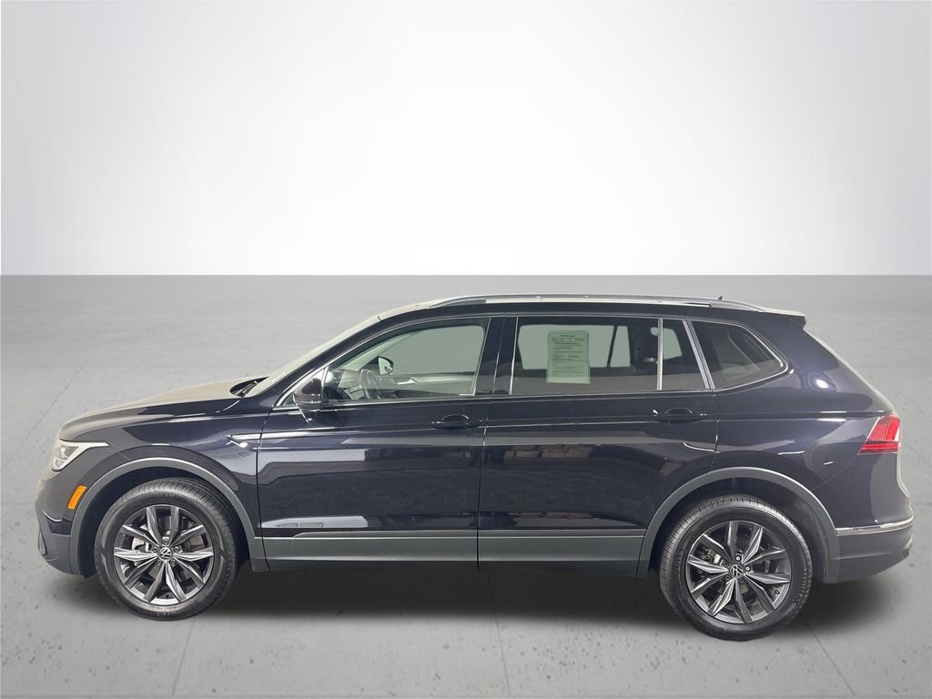 Certified Used 2022 Deep Black Volkswagen 2.0T SE image 11