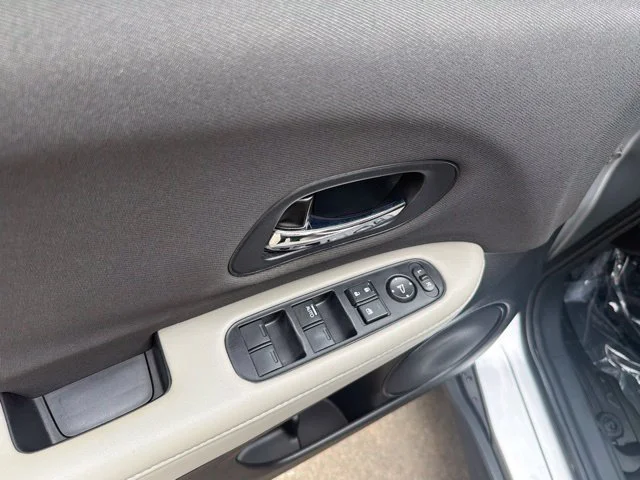 Used 2020 Silver Honda LX image 17