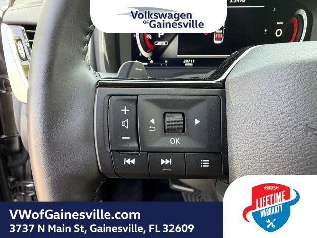 Used 2025 Gun Metallic Nissan SL image 23