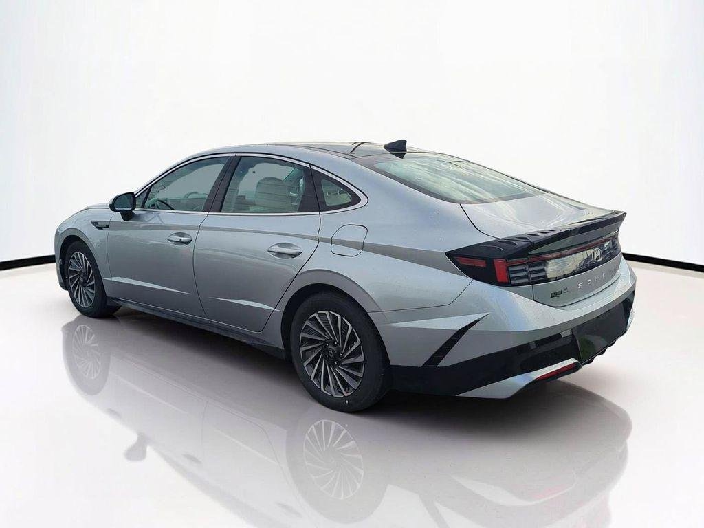 New 2026 Silver Hyundai SEL image 7