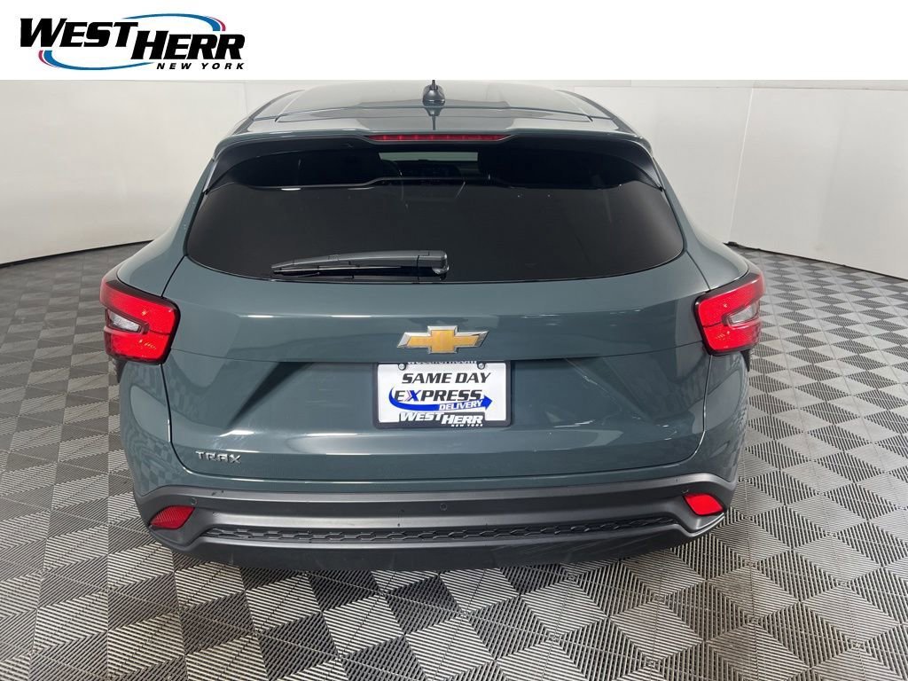 2025 Chevrolet Trax LS's photo
