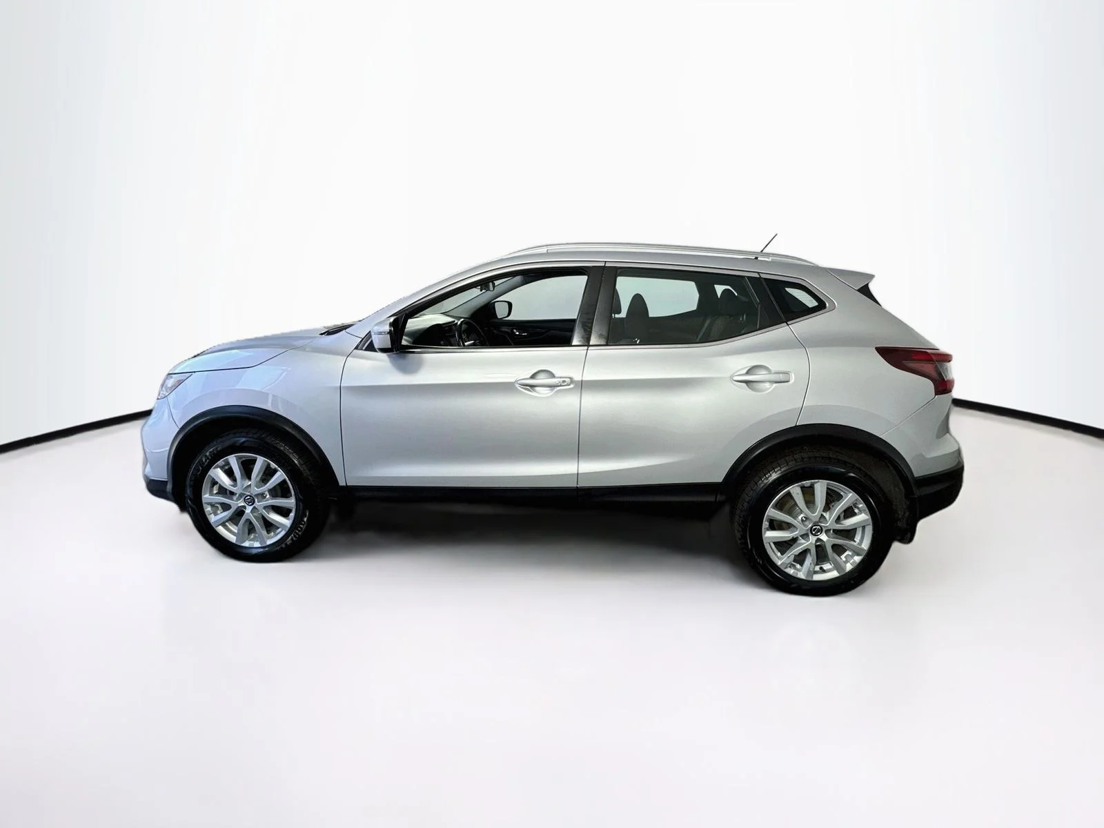 2022 Nissan Rogue Sport SV - Photo 4