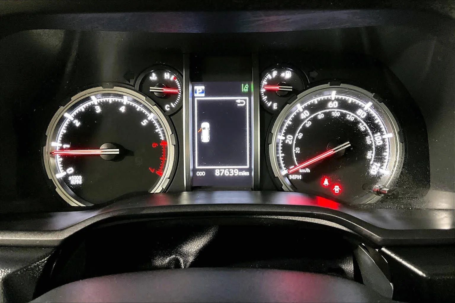 Used 2021 Classic Silver Metallic Toyota Venture image 26