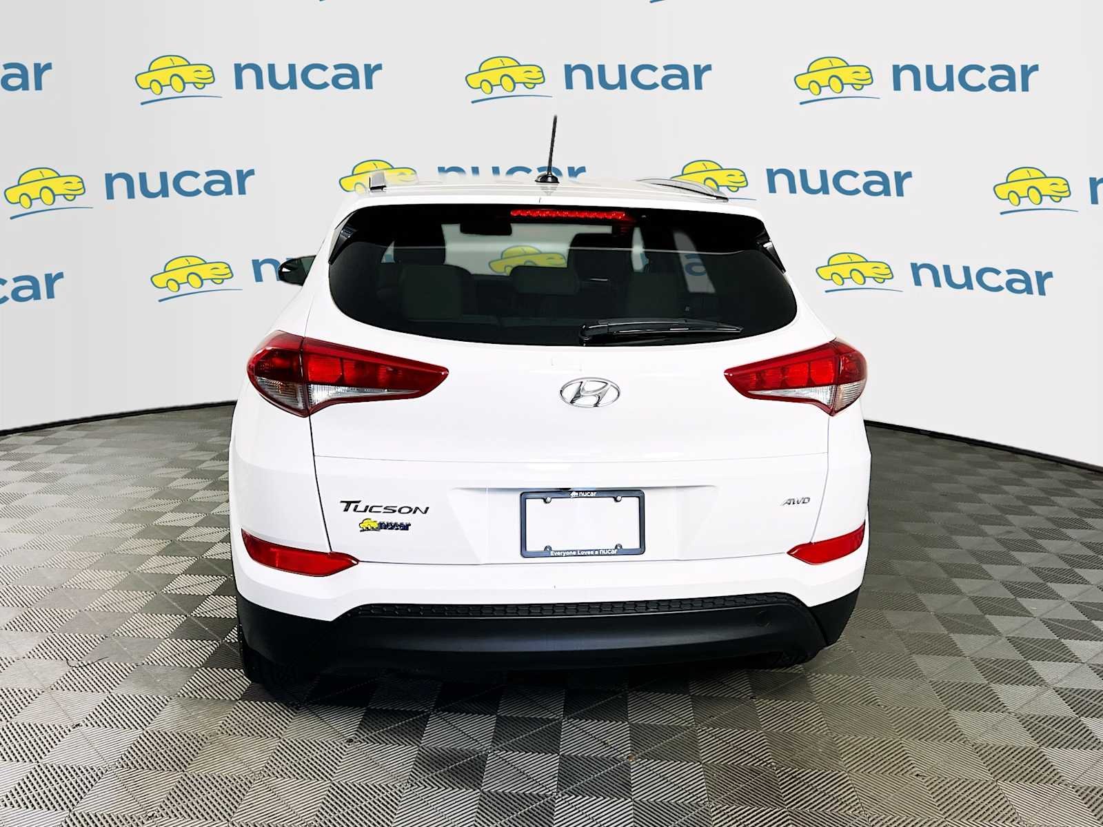 Used 2016 Dazzling White Hyundai SE image 6