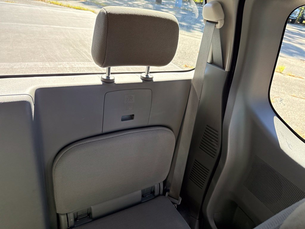 Used 2019 White Nissan S image 14