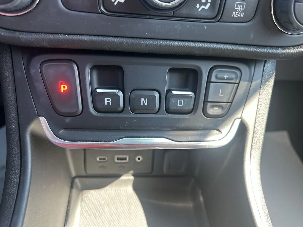 Used 2020 Gray GMC SLE image 26