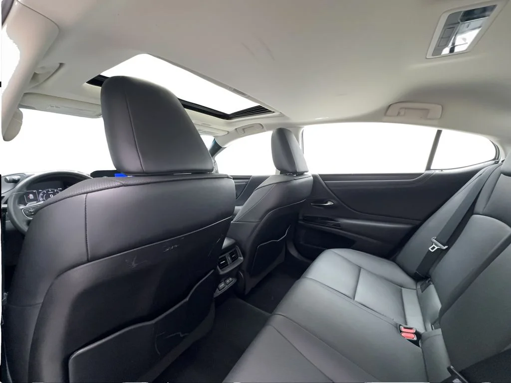 Used 2023 Black Lexus 350 image 25