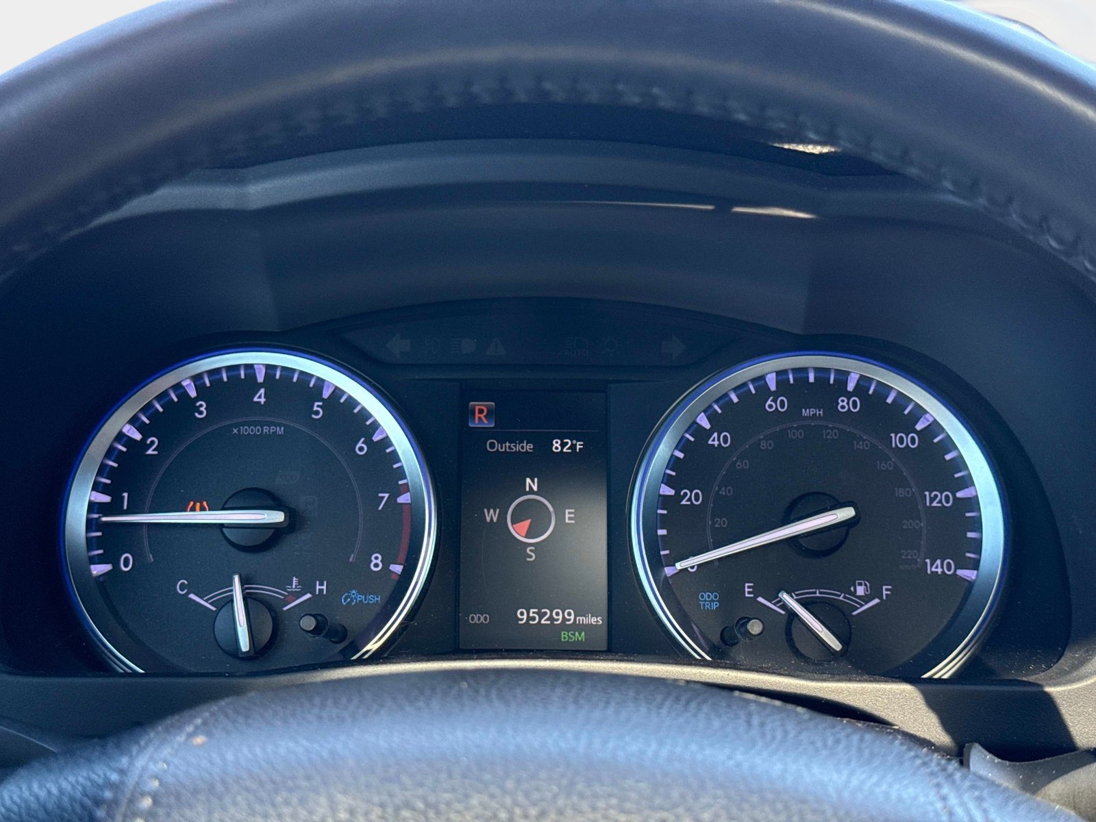 Used 2019 Shoreline Blue Pearl Toyota XLE image 28