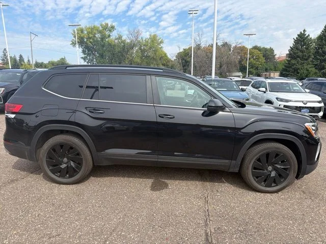 Certified 2026 Volkswagen Atlas SE w/Tech with VIN 1V2HN2CA2TC521212 for sale in Inver Grove Heights, Minnesota