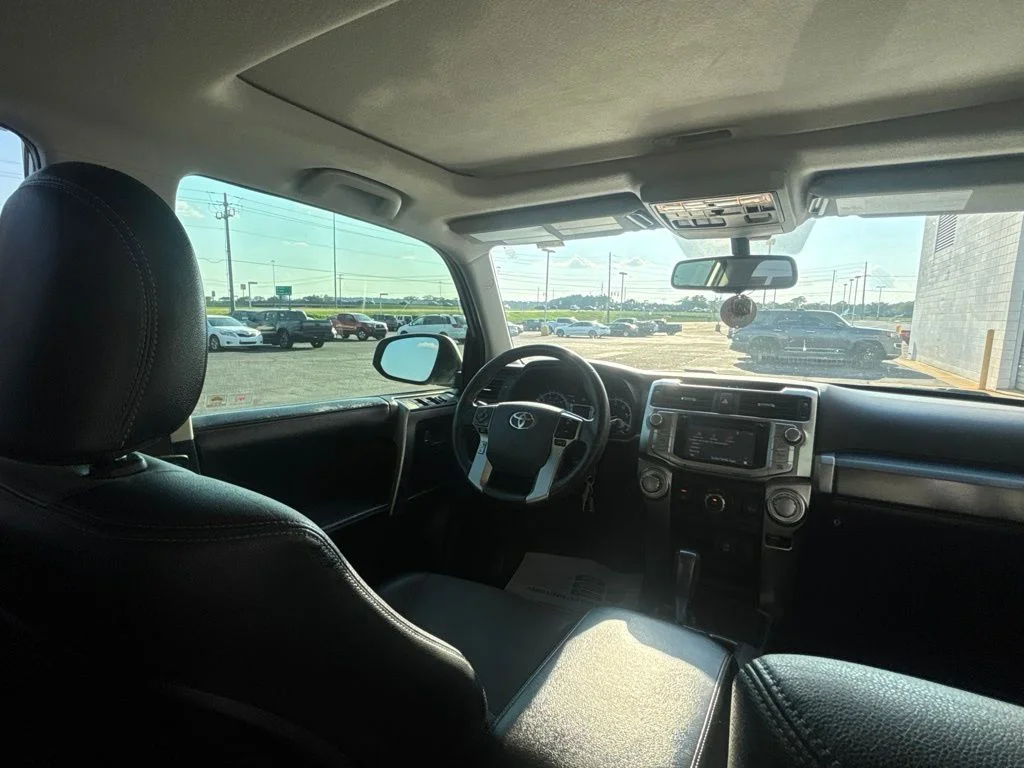 Used 2016 Silver Toyota SR5 Premium image 28