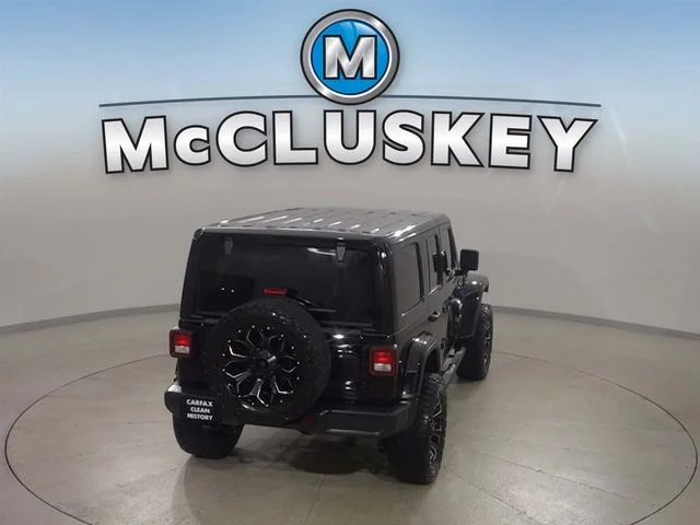 Used 2018 Black Jeep Unlimited Sahara image 6