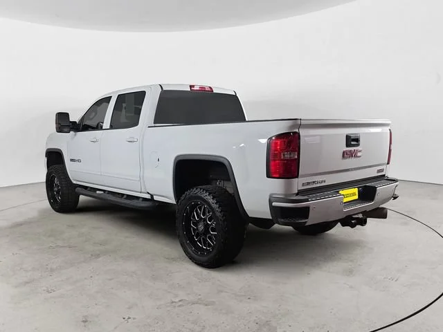 Used 2018 SUMMIT WHITE GMC SLT image 3